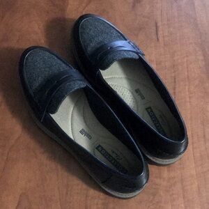 Clarks loafers size 6.5 M